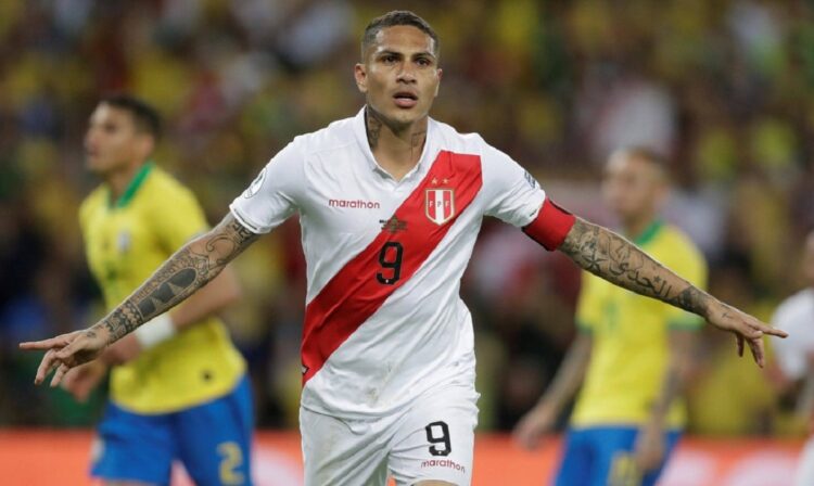 Paolo Guerrero anuncia su retiro de la selección de Perú