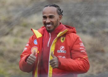 Hamilton saborea las ‘sensaciones’ en sus primeras vueltas con un Ferrari
