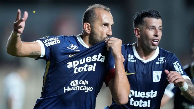 Alianza Lima se lleva un empate 1-1 de su visita al Nacional de Paraguay