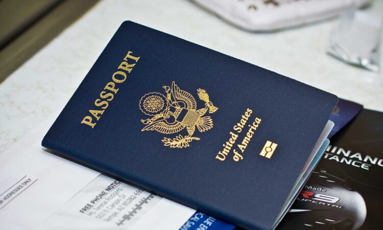 Trump eliminó el pasaporte con género 'X'