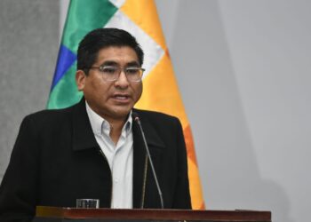 Huanca recomienda a Arce ‘mirar’ con quién trabaja, para que no lo engañen