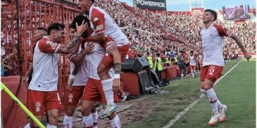 Huracán gana el clásico y deja sin invicto a San Lorenzo en el Apertura argentino