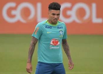 Brasil estrenará ‘9’ para intentar sumar contra Chile, dice su DT