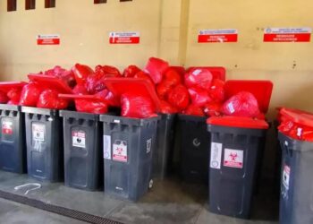 En los hospitales hay al menos 25 toneladas de basura.