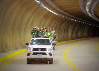 Arce inaugura el túnel Incahuasi; una nueva ruta entre occidente y oriente