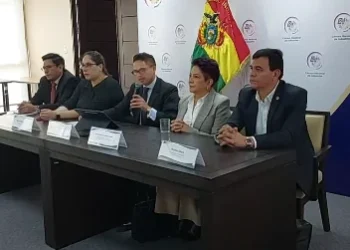 Industriales llaman al Gobierno al diálogo para solucionar la crisis
