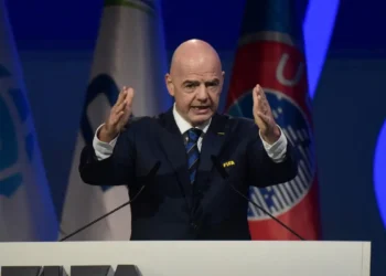 UEFA envía mensaje conciliador tras criticar el retraso de Infantino
