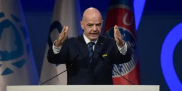 UEFA envía mensaje conciliador tras criticar el retraso de Infantino