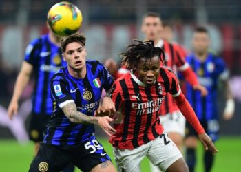 El Inter gana el pulso a su mala fortuna e iguala ante el Milan