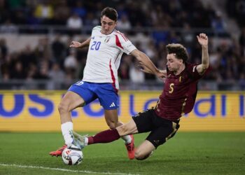 Italia y Bélgica empatan en un partido marcado por la roja a Pellegrini
