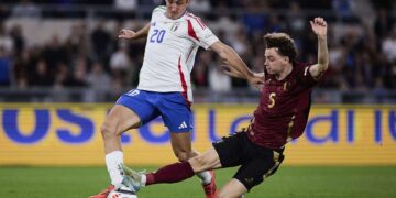 Italia y Bélgica empatan en un partido marcado por la roja a Pellegrini