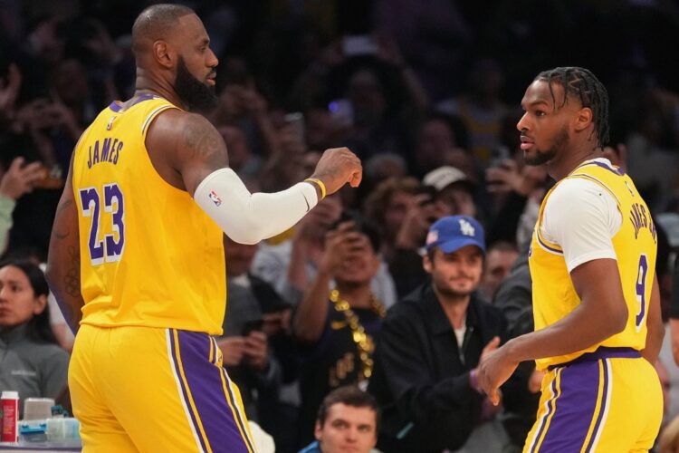 LeBron y Bronny James son el primer padre e hijo en jugar juntos en la NBA