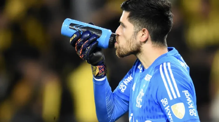 Jugadores del Flamengo a salvo tras un intento de asalto con disparos