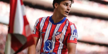 Julián Álvarez lidera triunfo del Atlético y González luce en Italia