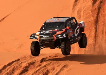 Lategan gana la 8ª etapa en coches del Dakar y se afianza en el liderato