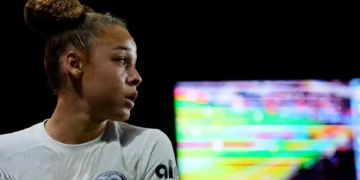 Liga femenina de EEUU dice que no debió jugarse tras colapso de King