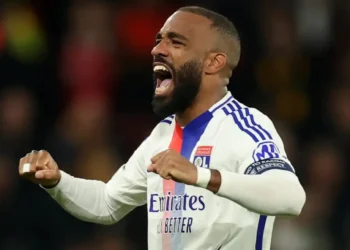 Lacazette sufre robo en su casa durante su último partido