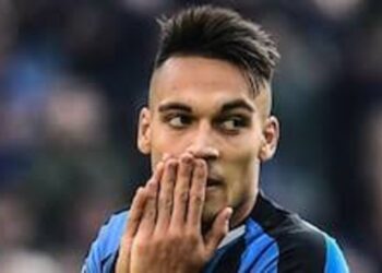 El delantero del Inter Lautaro Martínez es multado por blasfemar