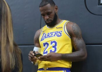 LeBron James se despide temporalmente de las redes sociales