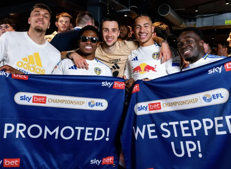 Leeds y Burnley sellan su ascenso a la Premier League