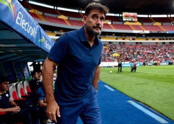 DT argentino Gustavo Lema es destituido de los Pumas del fútbol mexicano