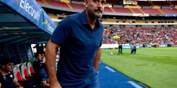 DT argentino Gustavo Lema es destituido de los Pumas del fútbol mexicano