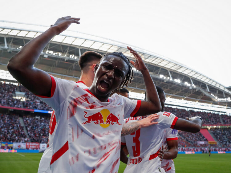 Leipzig gana 3-1 a Friburgo y se instala en cabeza a la espera del Bayern