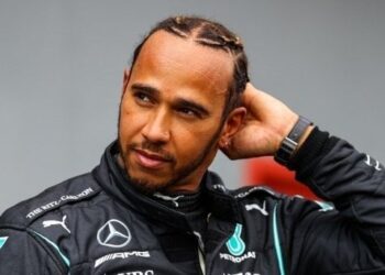 Los Mercedes de Hamilton y Russell dominan primer ensayo en Las Vegas