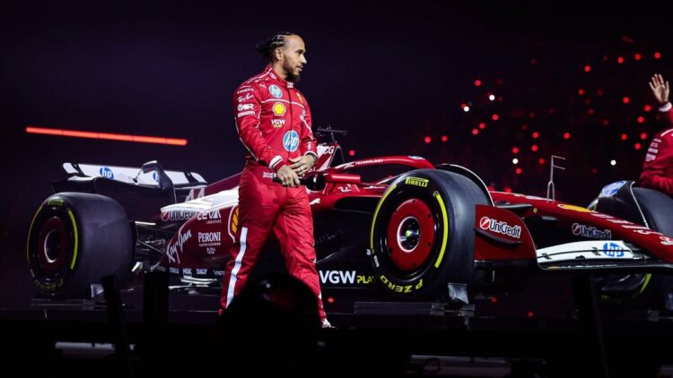 Hamilton ya pilota su Ferrari: ‘Todavía me pellizco para creer que estoy aquí’