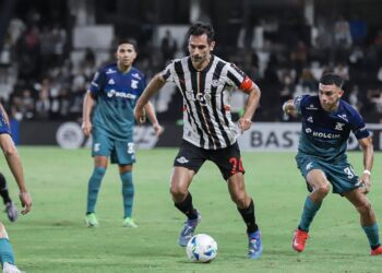 Libertad se afirma como líder, River afloja y Botafogo defiende su título