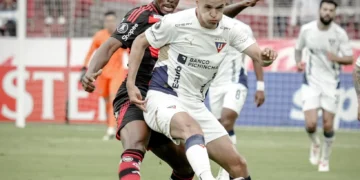 Liga Deportiva Universitaria y Flamengo firman un deslucido 0-0 en la Libertadores