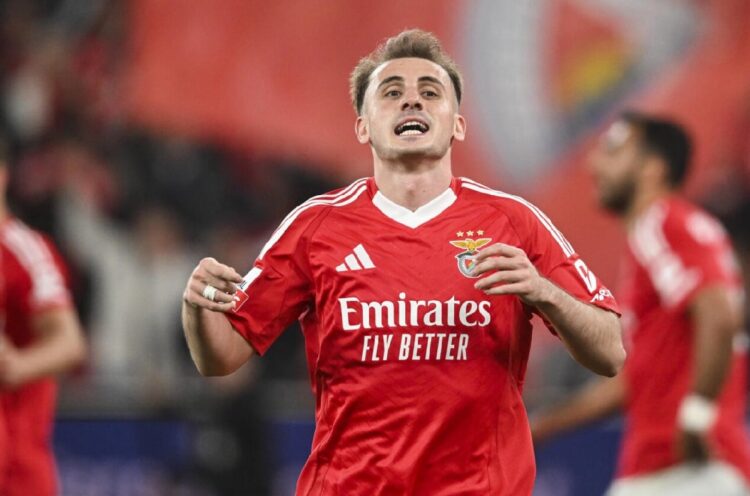 Benfica vence al Farense y vuelve a alcanzar al Sporting de Lisboa