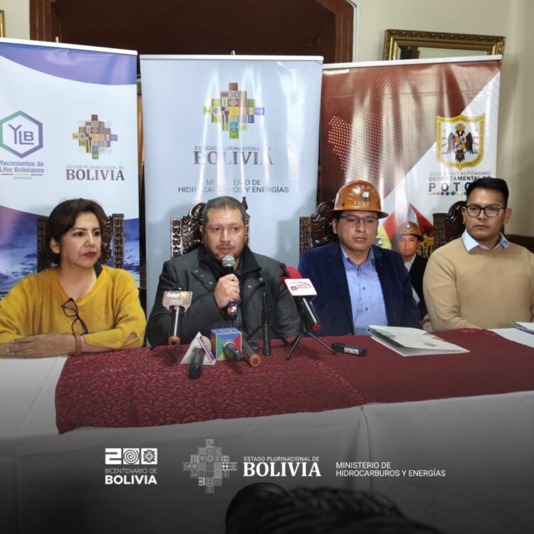 Socializan proyecto de ley para impulsar la industrialización del litio en Potosí