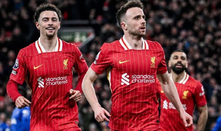 Liverpool da nuevo paso hacia el título al ganar el derbi al Everton