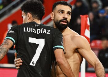 El líder Liverpool se afianza en Southampton