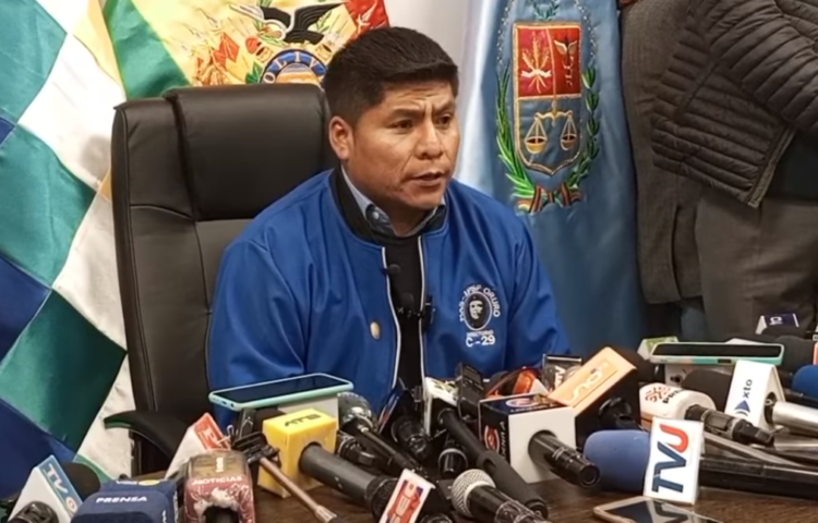 Loza dice que Arce no fue a la posesión de Maduro porque es de derecha