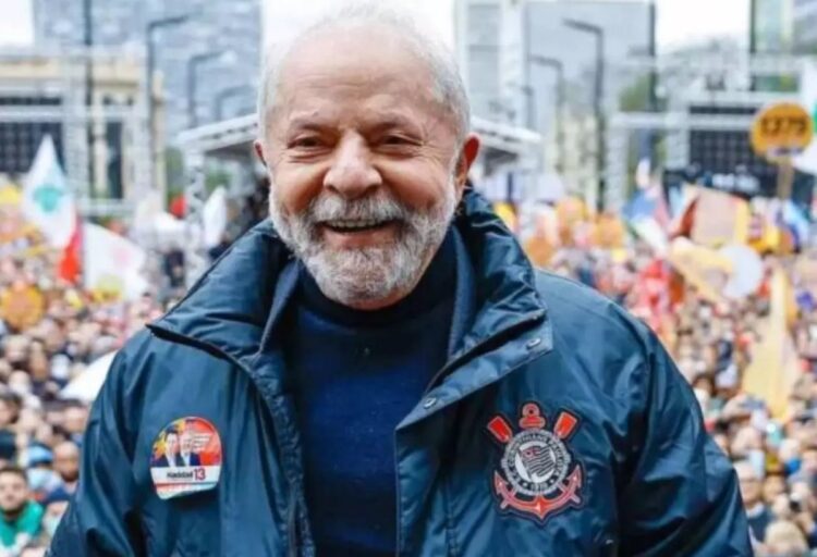Lula realiza donación para ayudar al Corinthians a pagar deuda millonaria