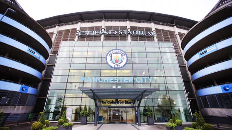 El Manchester City se sienta en el banquillo de los acusados