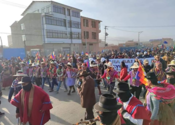 Recta final de la marcha: en medio de llamados al diálogo, la columna evista entra a El Alto