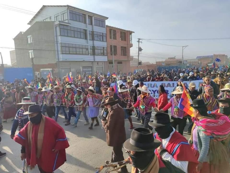 Recta final de la marcha: en medio de llamados al diálogo, la columna evista entra a El Alto