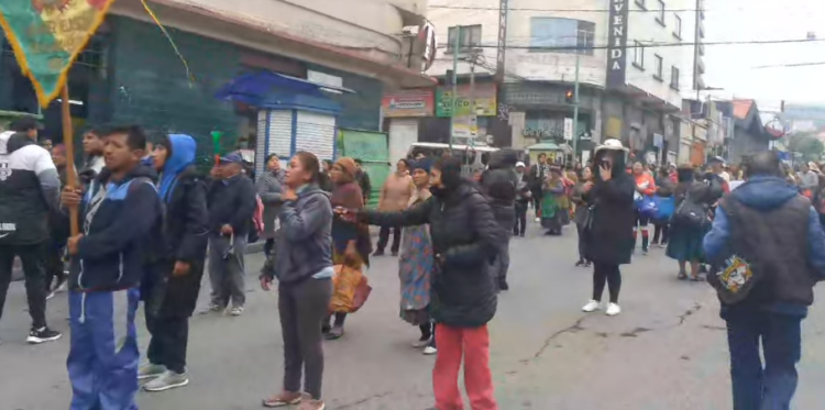 Organizaciones marchan en La Paz en protesta por la situación económica del país