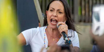 Machado dice que dará ‘lucha’ desde Venezuela tras exilio de González Urrutia