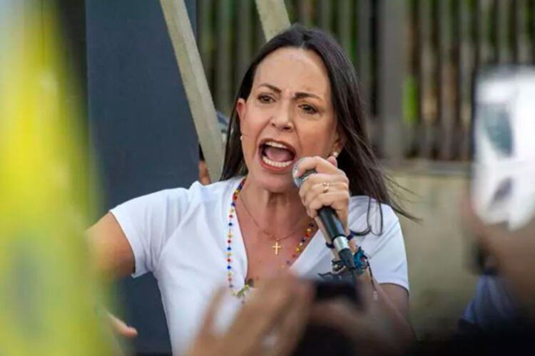 Machado dice que dará ‘lucha’ desde Venezuela tras exilio de González Urrutia