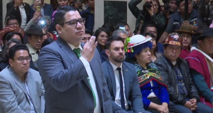 Mariaca jura como nuevo Fiscal General del Estado en reemplazo de Lanchipa