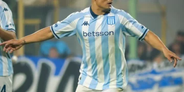 Racing gana de atrás y clasifica a octavos de final del torneo Apertura argentino