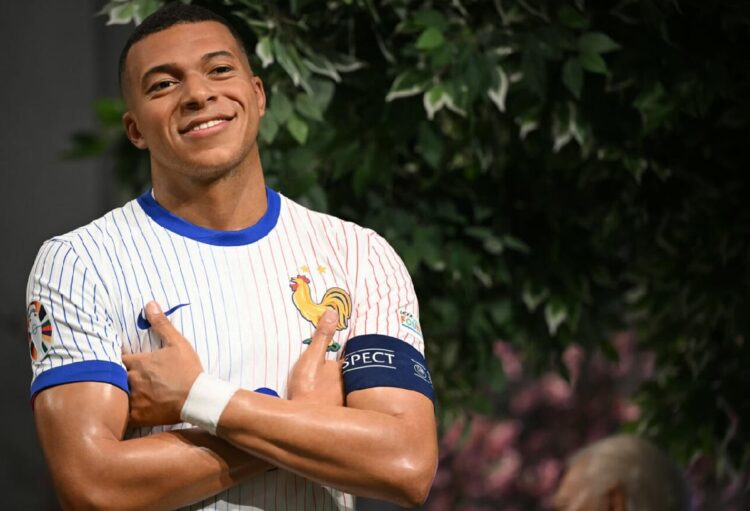 Kylian Mbappé hace su entrada en el museo de cera Madame Tussauds de Londres