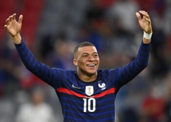 Mbappé se muestra «feliz» de estar con selección francesa