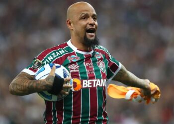El brasileño Felipe Melo anuncia su retiro del fútbol