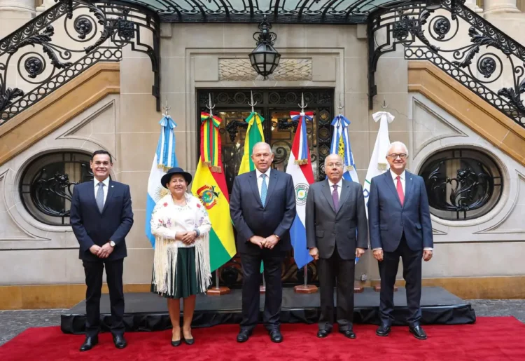 Cancilleres del Mercosur acuerdan ampliar exenciones arancelarias