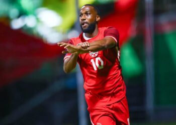 Canadá se lleva un peleado triunfo 1-0 de Surinam en Liga de Naciones
